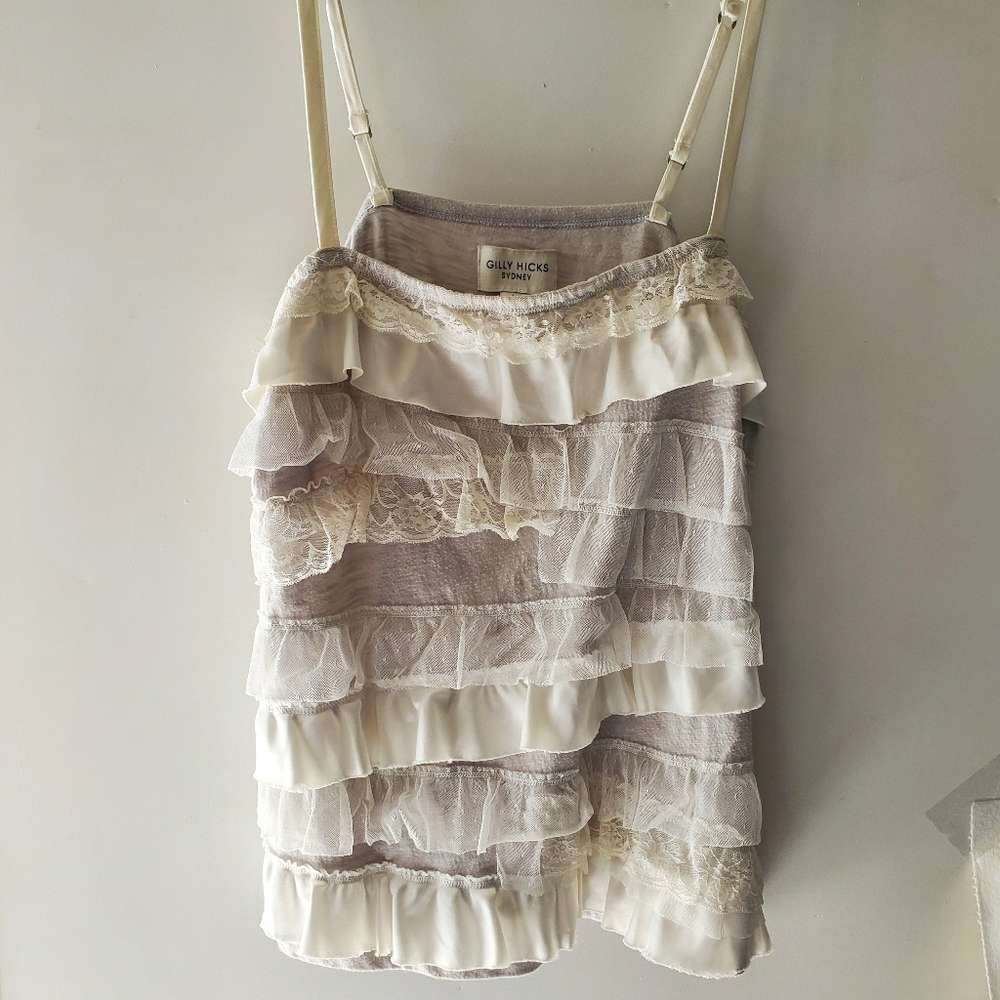 Gilly Hicks tank top